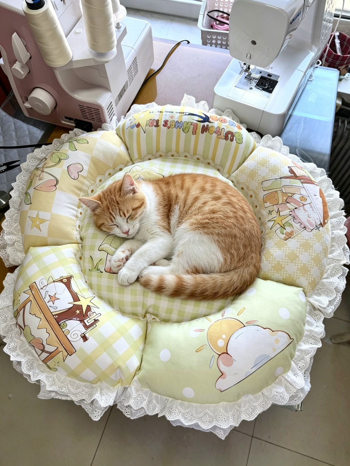Sewing Tutorial + Petal Pet Bed Pattern (S–L) — Beginner-Friendly Flower Dog & Cat Bed PDF, Instant Download